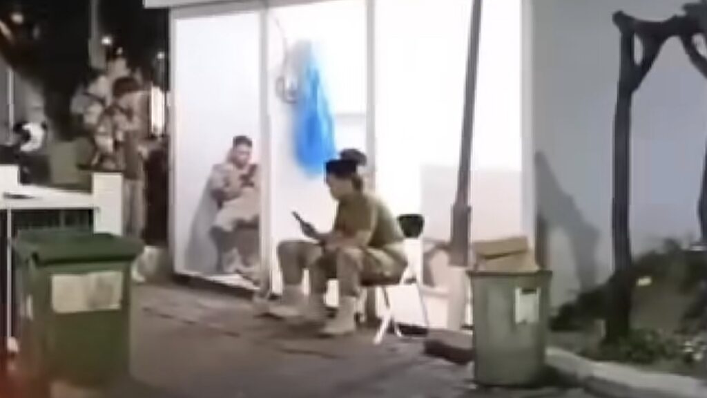 Viral Satpol PP merokok di ruang laktasi Malang